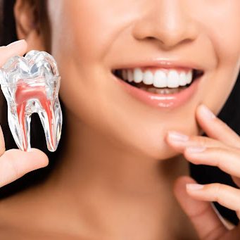 How to Treat a Cracked Tooth: Symptoms, Treatments & Recovery